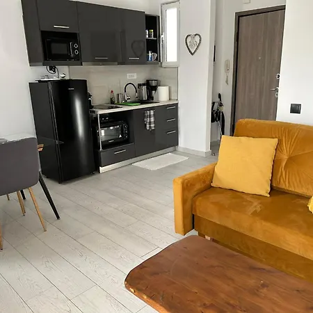 Deluxe Town Hall Square Flat In Historical Center 3