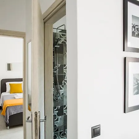 Deluxe Town Hall Square Flat In Historical Center 3 *