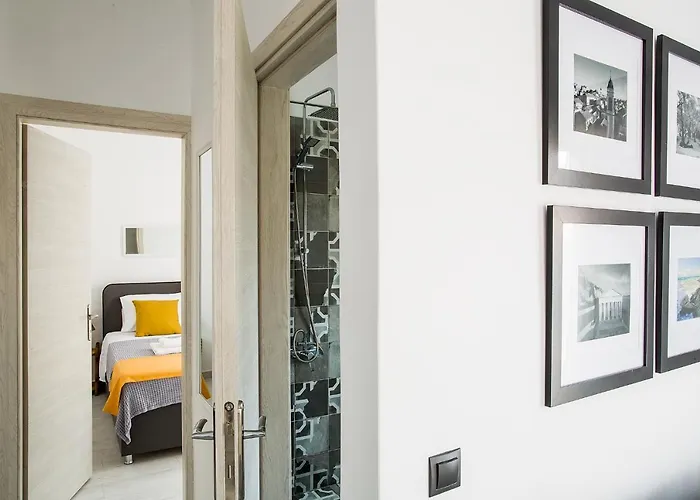 Deluxe Town Hall Square Flat In Historical Center 3 *